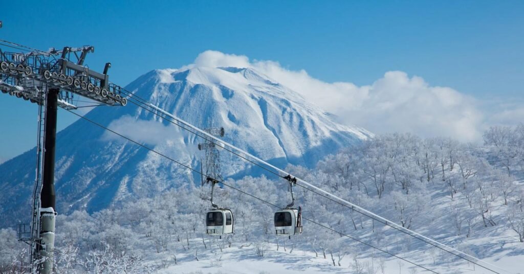 【北海道春季滑雪必讀】2026二世古平季攻略:纜車票價、住宿優惠與「藍天粉雪」完美時機 2 二世古春季滑雪場纜車