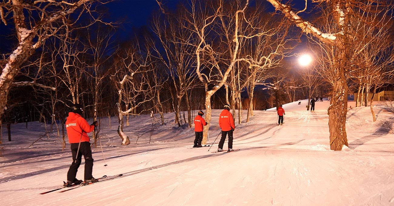 二世古Pinnacle中文滑雪學校夜間滑雪 上課教學情況
